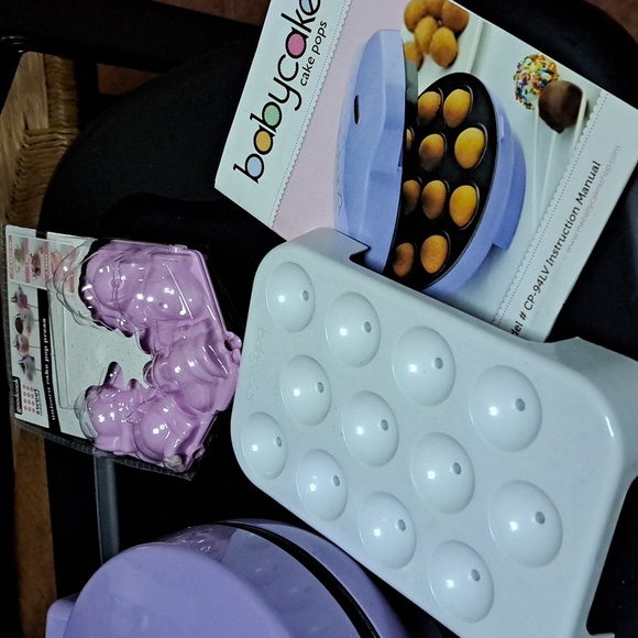 🆕️ Baby Cakes Purple Cake Pop Maker Lot w/ Cookbook Tray Unicorn Pop Mold - Picture 4 of 10